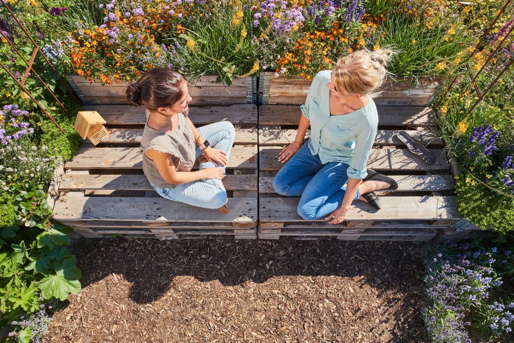 Bienenfreundlich und robust: Sommerpflanzen bringen Farbe auf Balkon, Terrasse sowie den Garten und bieten zugleich Nahrung für Bestäuber. (Bildnachweis: GMH/FGJ)